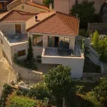 House With A Parking Space Svirce, Hvar - 22571 Сasa de vacaciones *