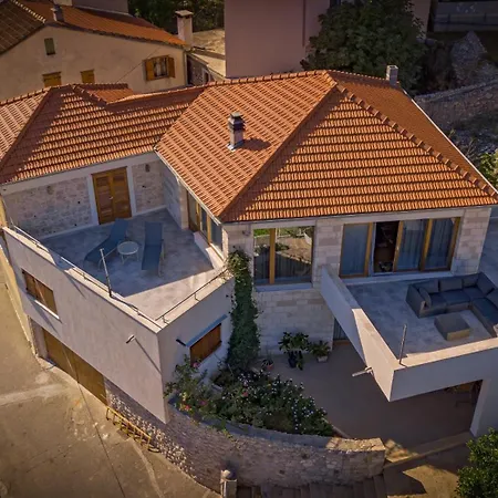 House With A Parking Space Svirce, Hvar - 22571 *