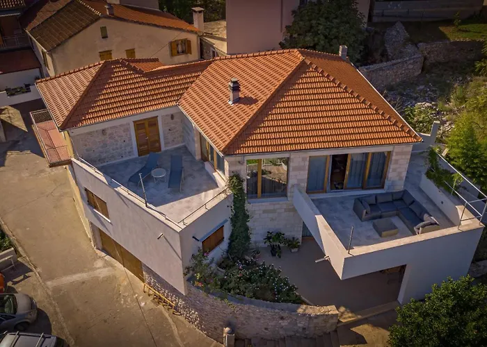 House With A Parking Space Svirce, Hvar - 22571 *