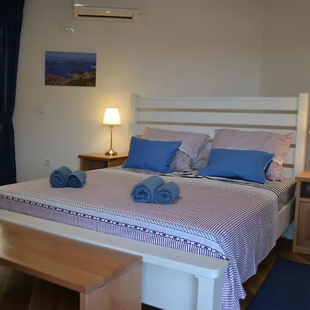 Holiday home House With A Parking Space Svirce, Hvar - 22571 *